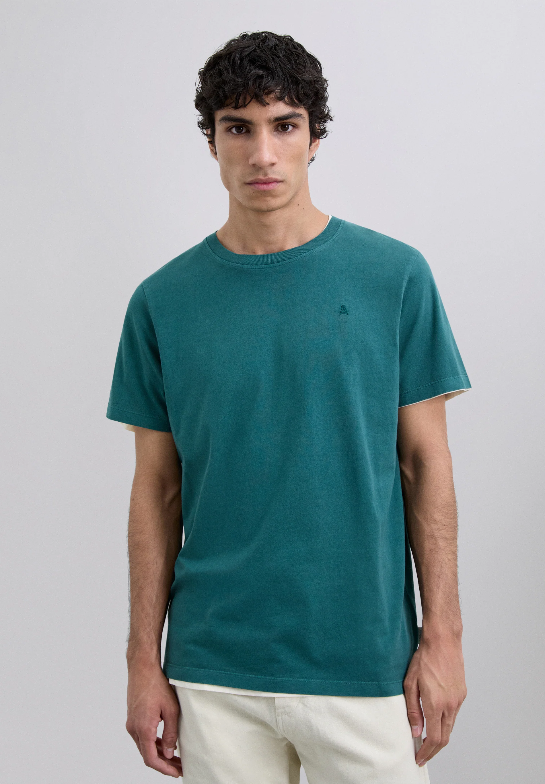 CAMISETA CALAVERA BORDADA TONO - Image 3