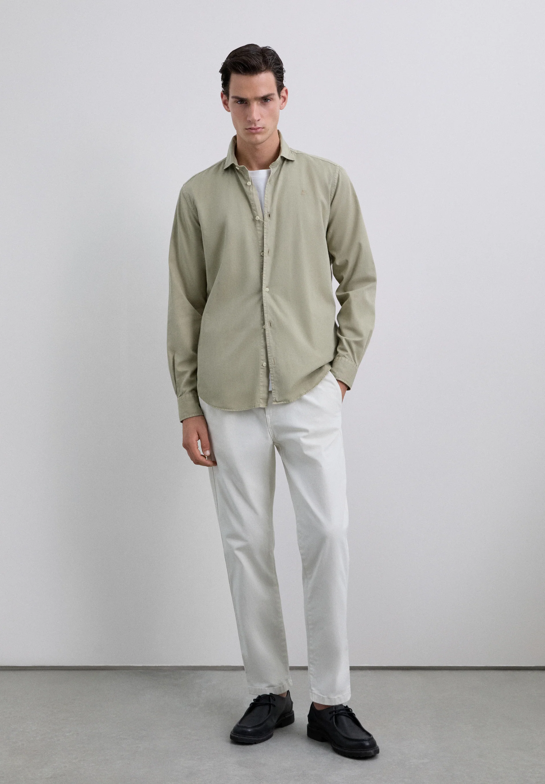 CAMISA REGULAR FIT BORDADA - Image 2