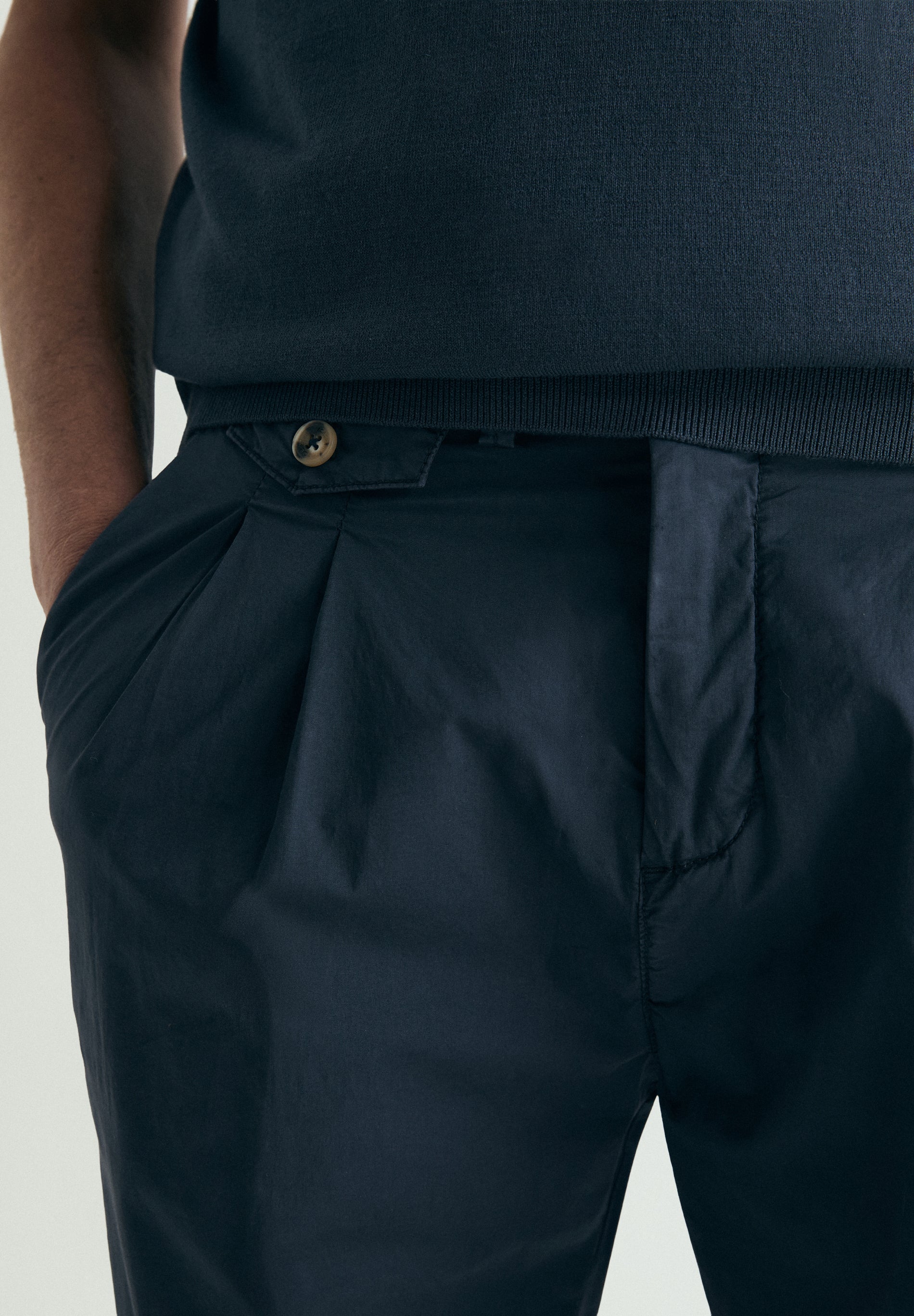 PANTALÓN PINZAS FRONTALES - Image 3