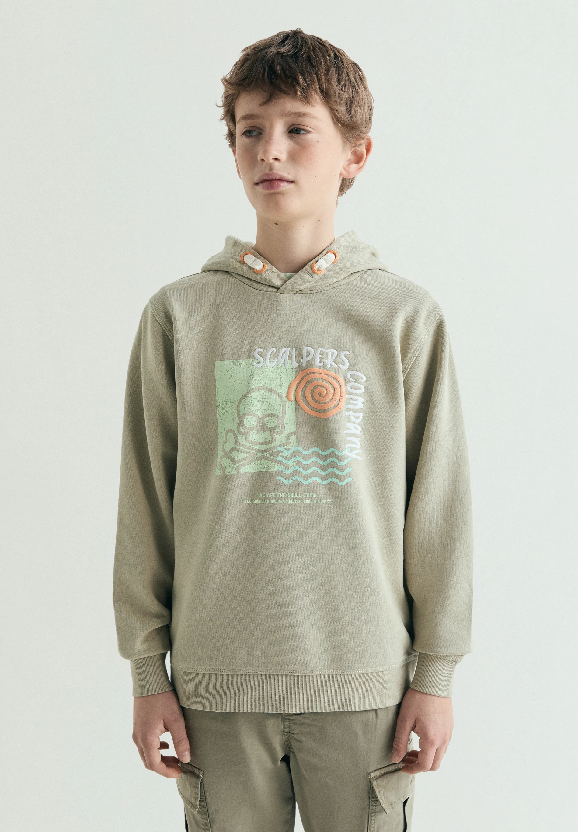 SUDADERA CON CAPUCHA ESTAMPADO CALAVERA - Image 3