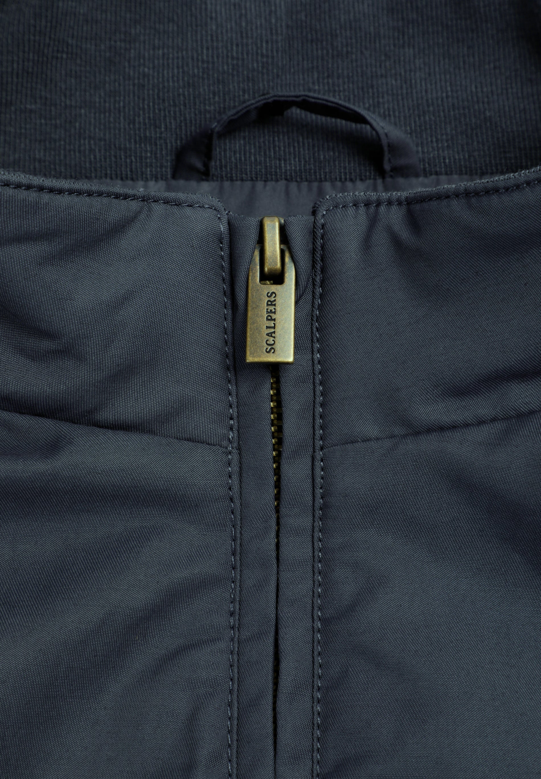 CHAQUETA BOMBER CUELLO ALTO - Image 4