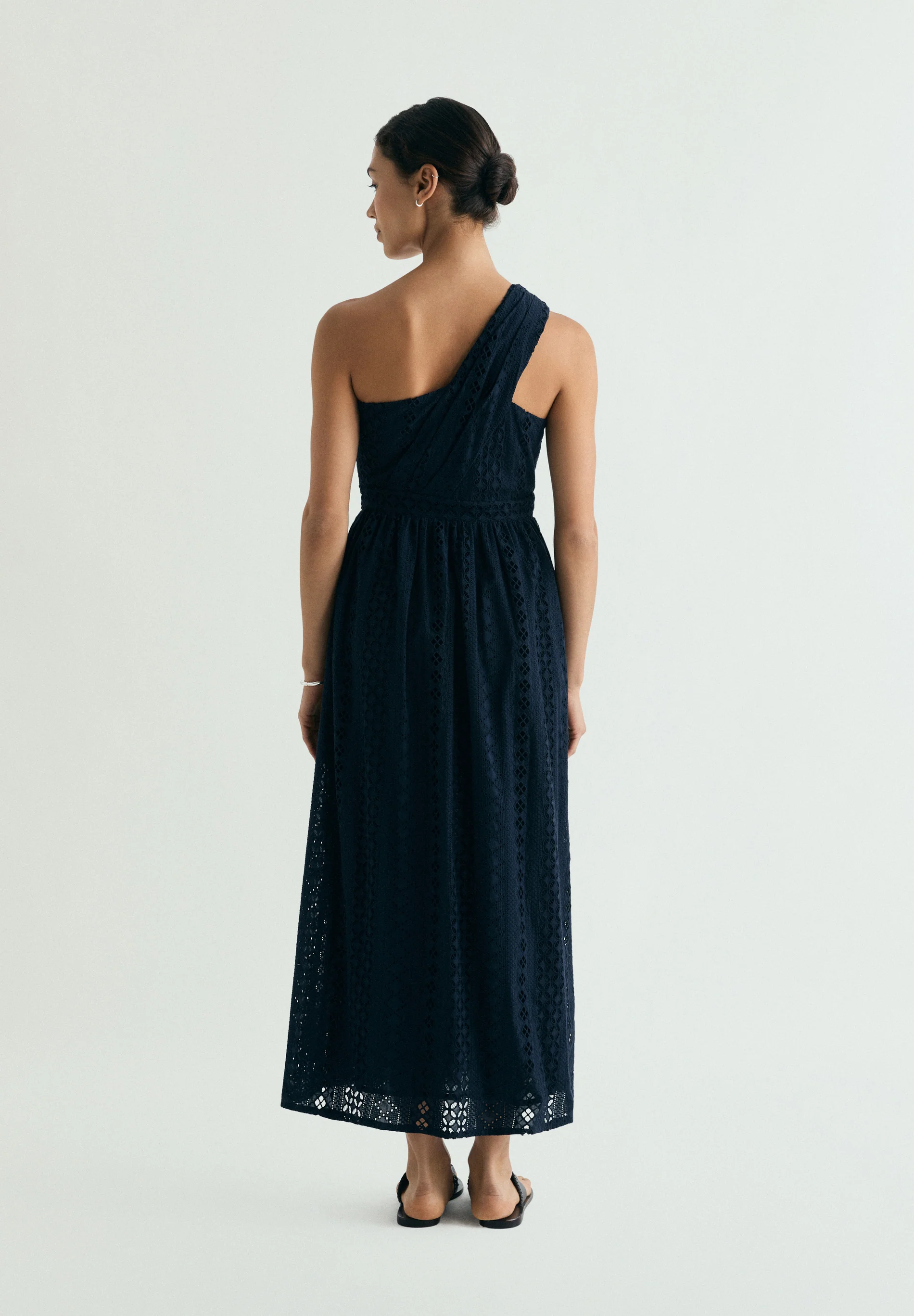 VESTIDO MIDI ASIMÉTRICO BORDADO - Image 4